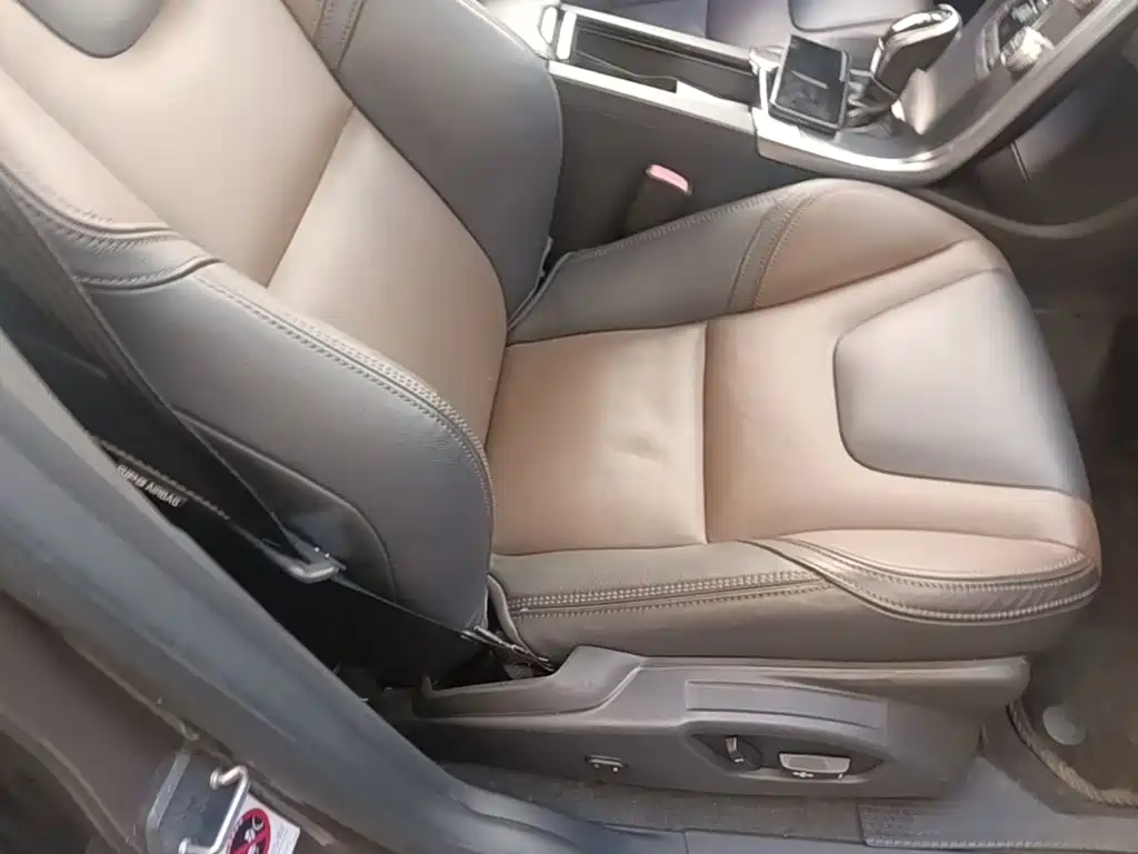 صورة 25 - Volvo XC60