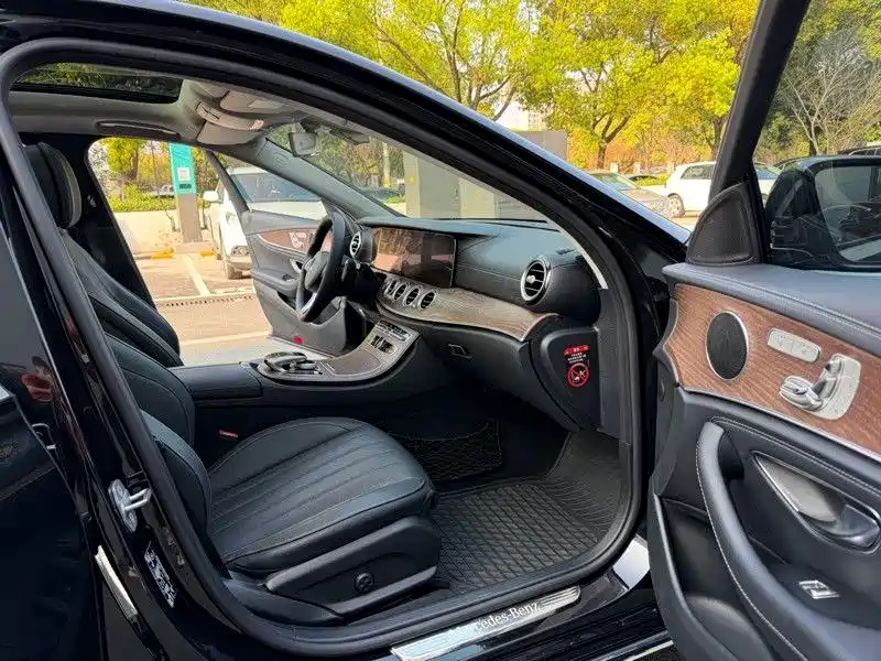 Mercedes-Benz E-Class 2018 E 300 L Luxury фото 8