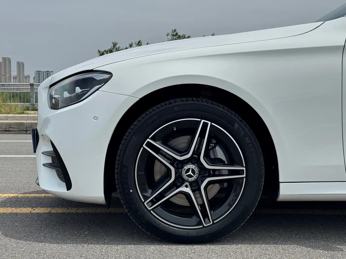 MERCEDES-BENZ E-CLASS (IMPORTED)