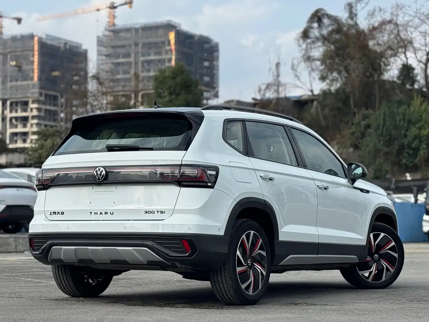 Volkswagen Tharu 2024 300TSI 2WD Moon Premium Edition фото 6