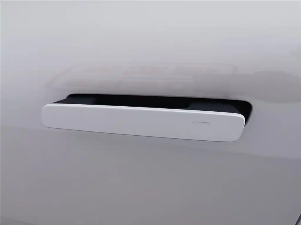 VOLVO XC70 PLUG-IN HYBRID