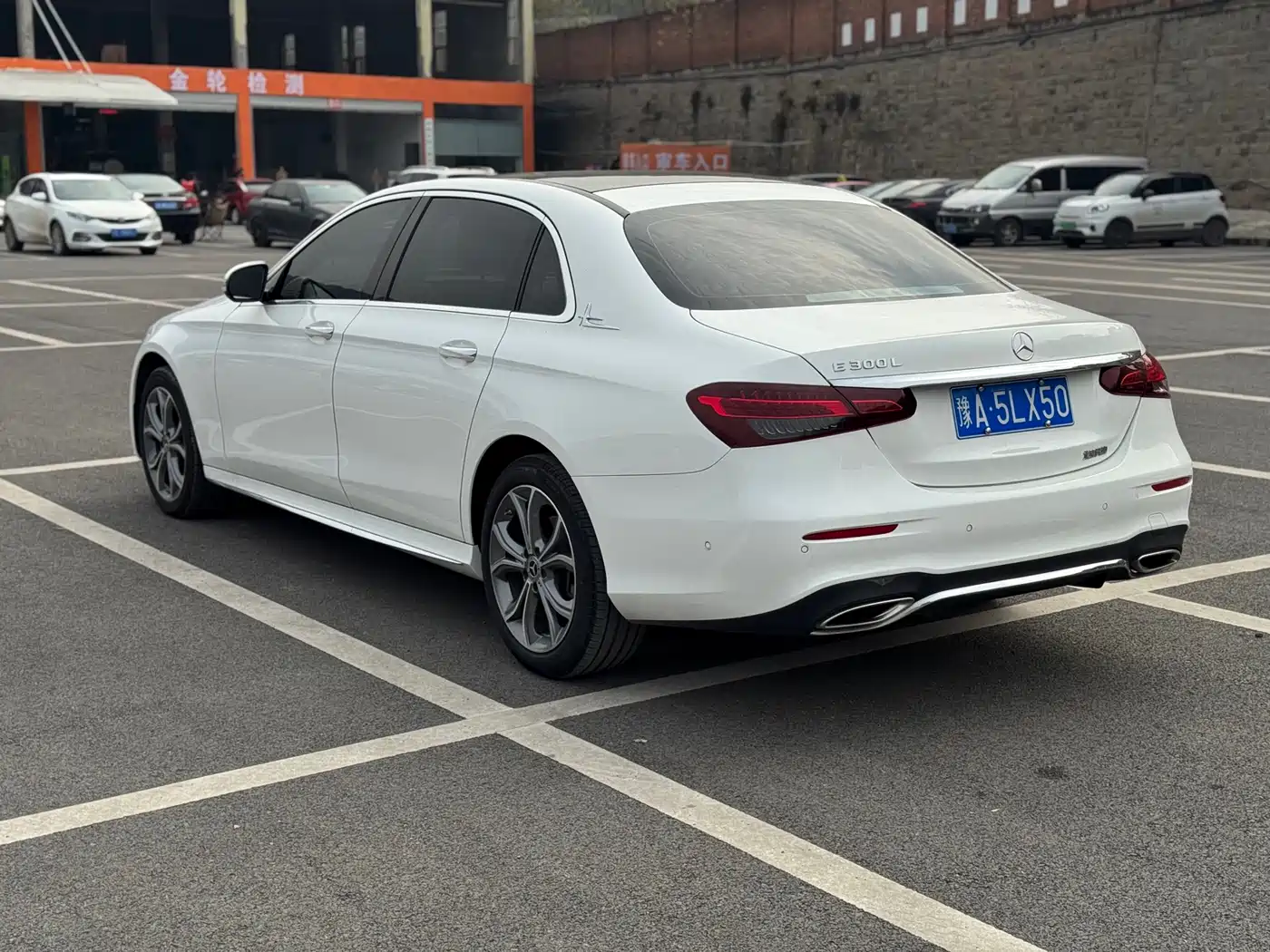 MERCEDES-BENZ E CLASS