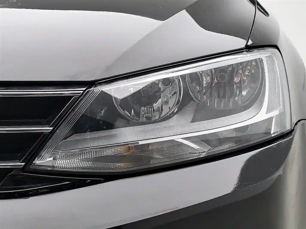 Volkswagen Sagitar 2015 1.6L Automatic Comfort фото 7