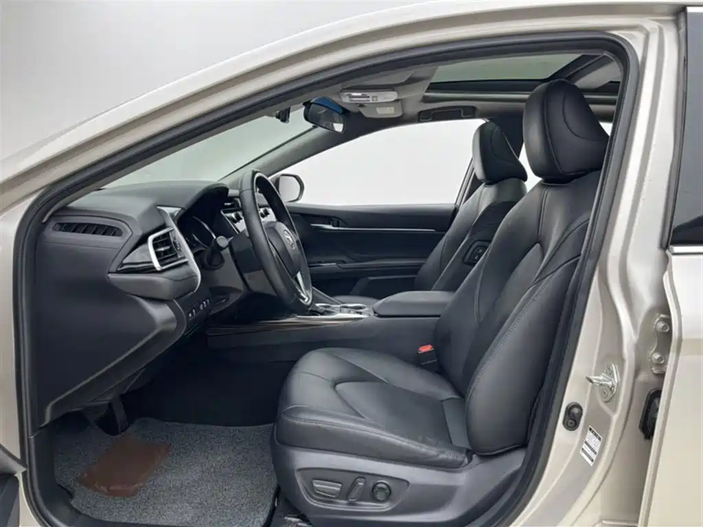 Toyota Camry 2019 2.5G Luxury Edition China VI фото 5