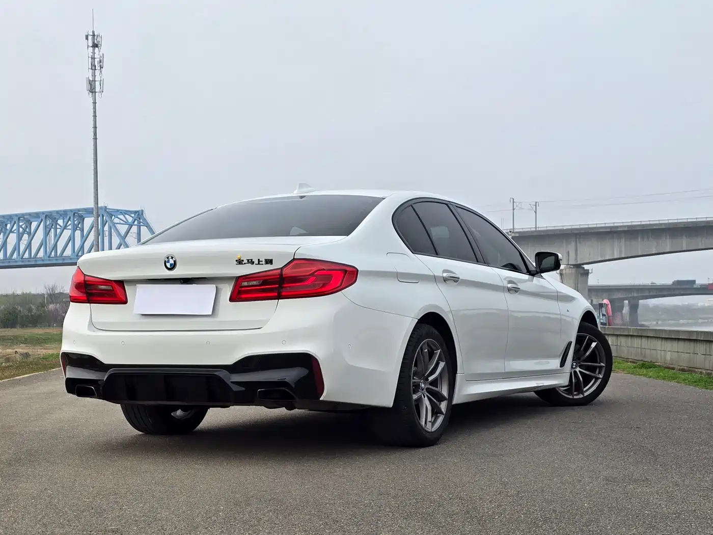 BMW 5 Series (Import) 2018 525i M Sport Package фото 14