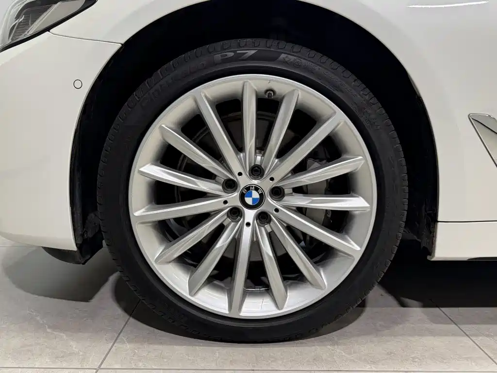 Фото 11 - BMW 5 Series