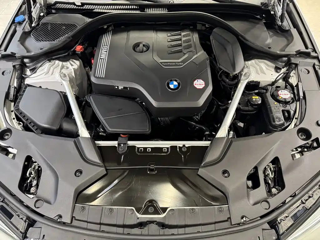 Фото 12 - BMW 5 Series