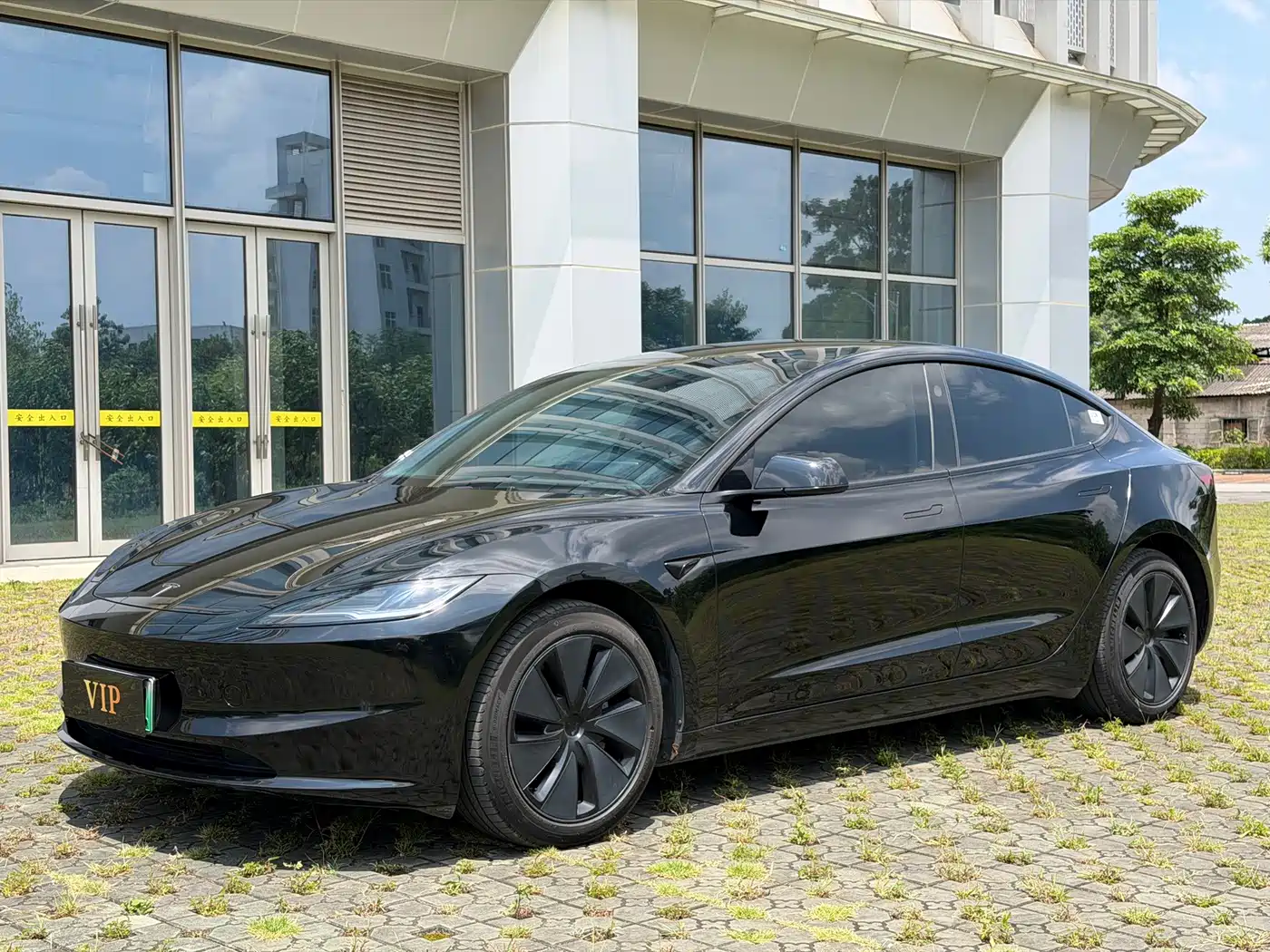 Tesla Model 3 2023