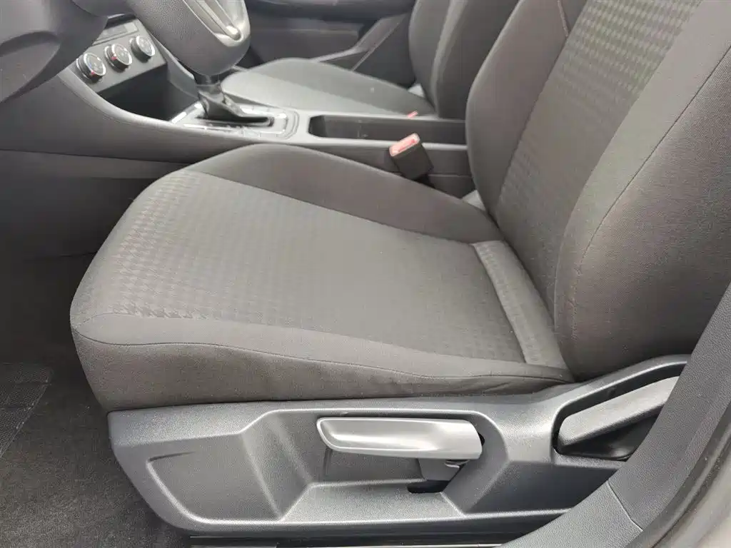 Volkswagen Bora 2019 1.5L Auto Fashion Model фото 20