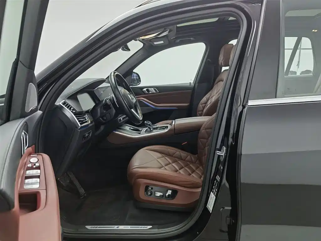 BMW X5 2022 Model xDrive 40Li M Sport Package фото 10