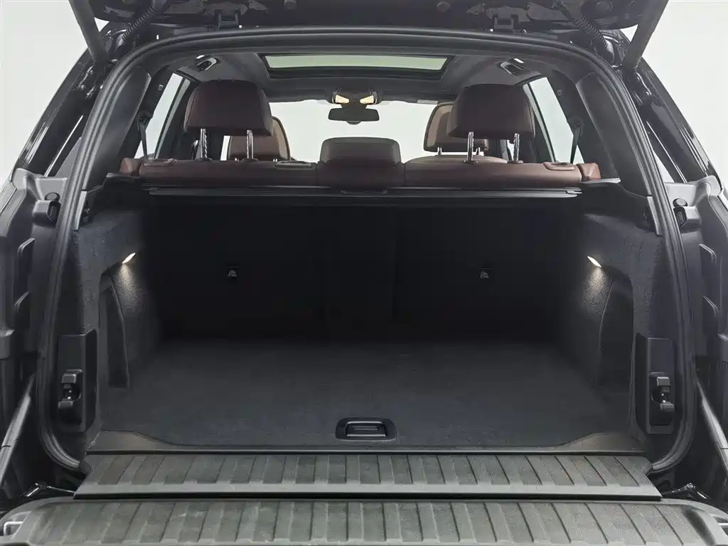 BMW X5 2022 Model xDrive 40Li M Sport Package фото 16