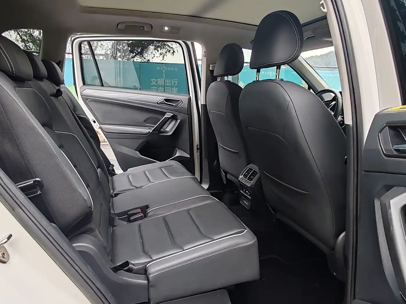 Volkswagen Tiguan L 2021 380TSI Automatic 4WD R-Line Flagship 7-seater фото 10
