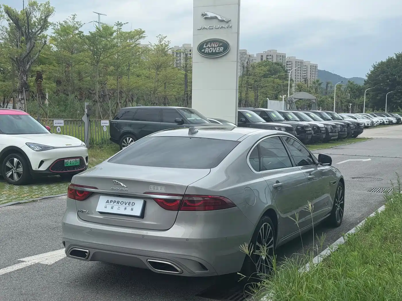Jaguar XFL 2025 2024 2.0T P250 2WD Premium Luxury