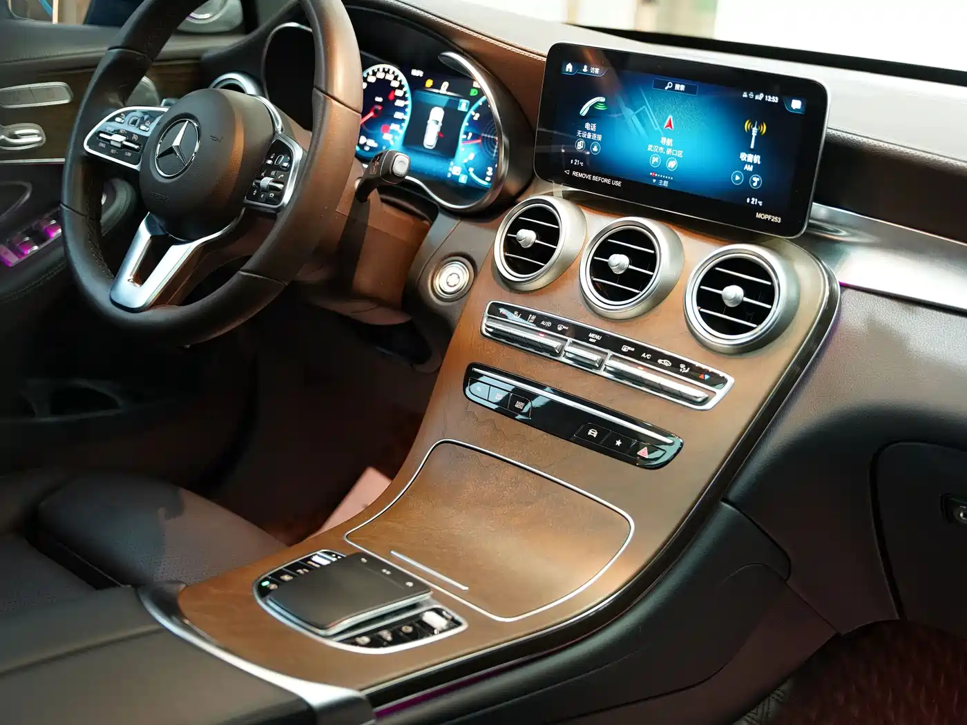 Mercedes-Benz GLC 2022 Facelift II GLC 260 L 4MATIC Luxury фото 19