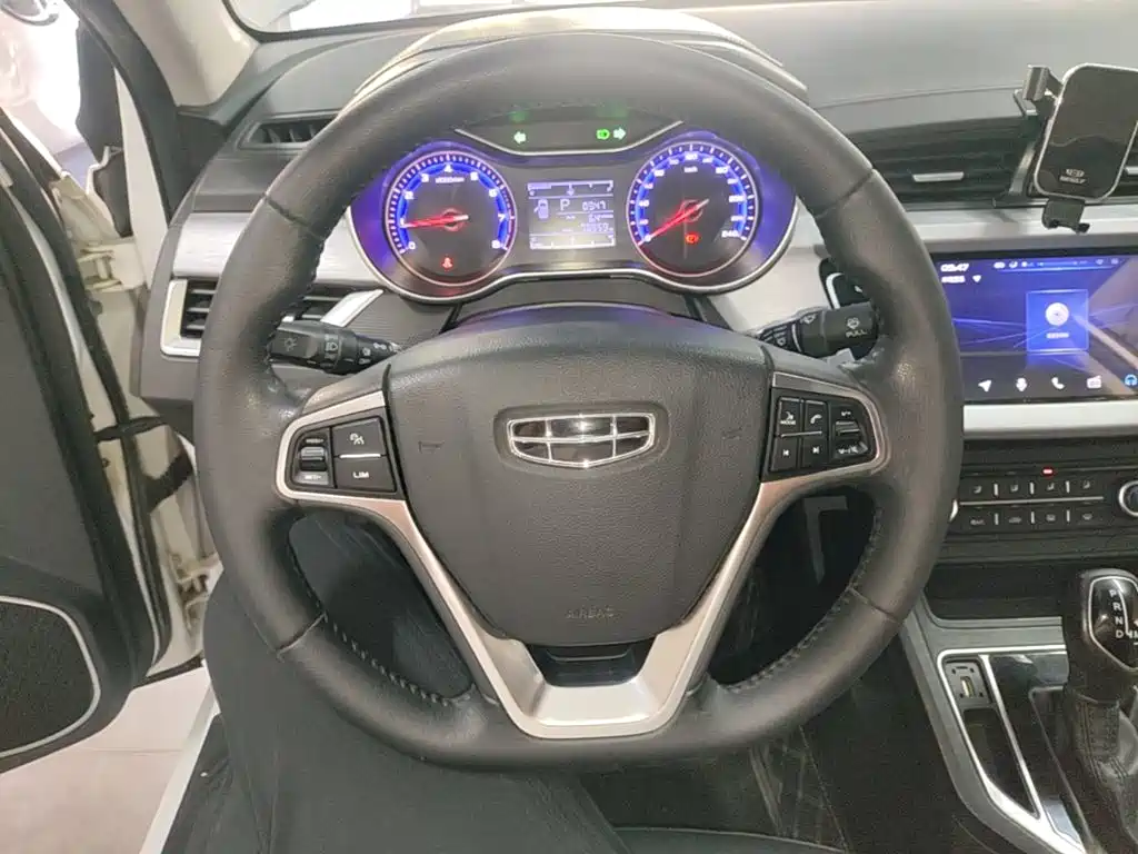 Фото 11 - Geely Vision
