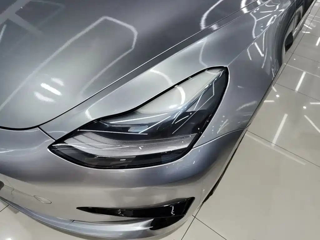 Фото 24 - Tesla Model 3