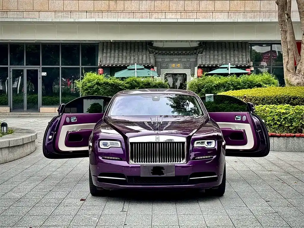 ROLLS-ROYCE PHANTOM