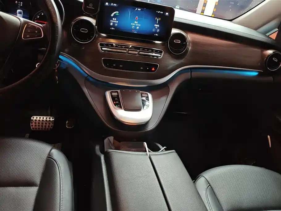 MERCEDES-BENZ V CLASS