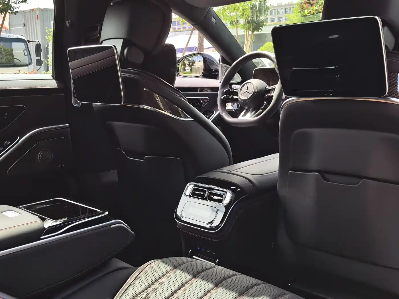 Mercedes-Benz S-Class AMG Hybrid 2024 Mercedes-AMG S 63 L E Performance Launch Edition фото 14