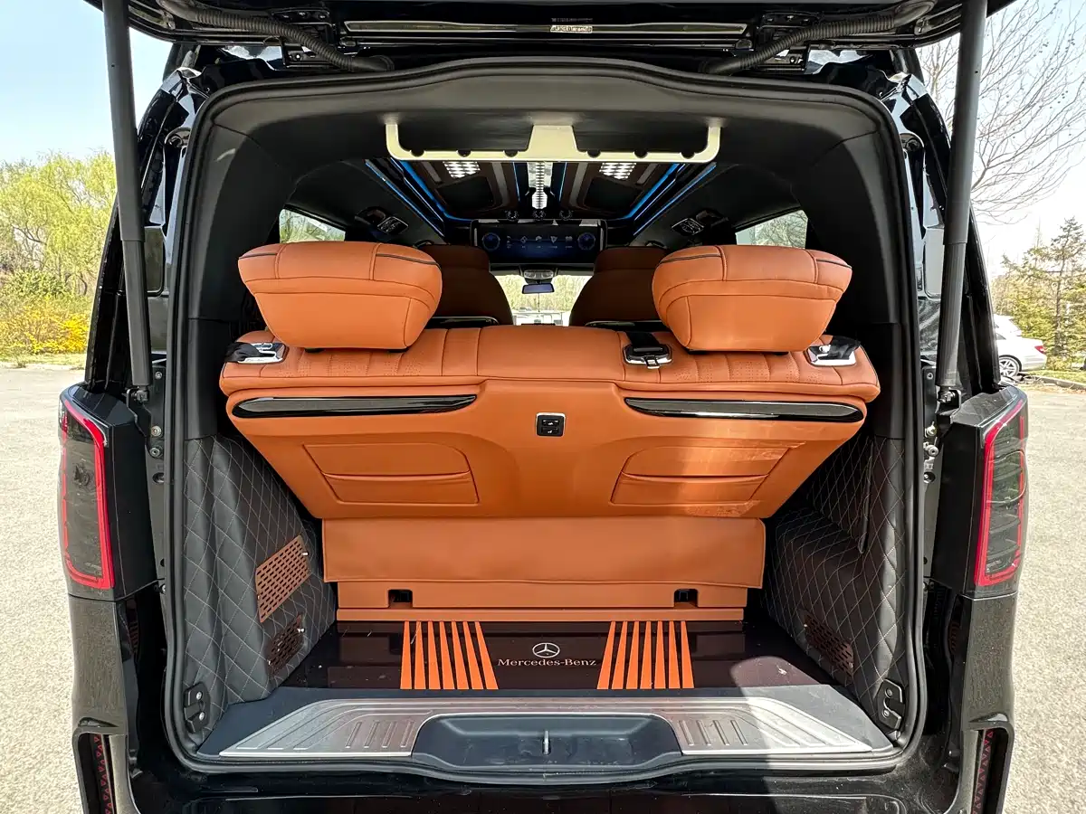 Mercedes-Benz Vito 2023 2.0T Business 7-Seater фото 7