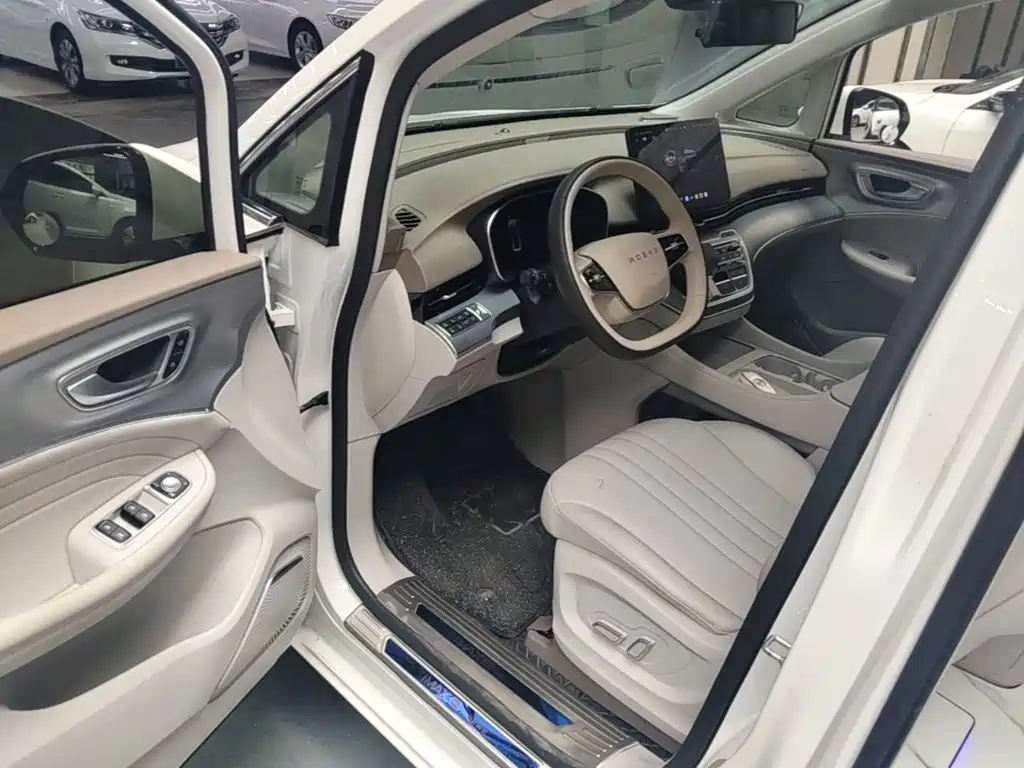 Roewe iMAX8 EV 2025 2025 1.5T DMH Land Luxury Edition