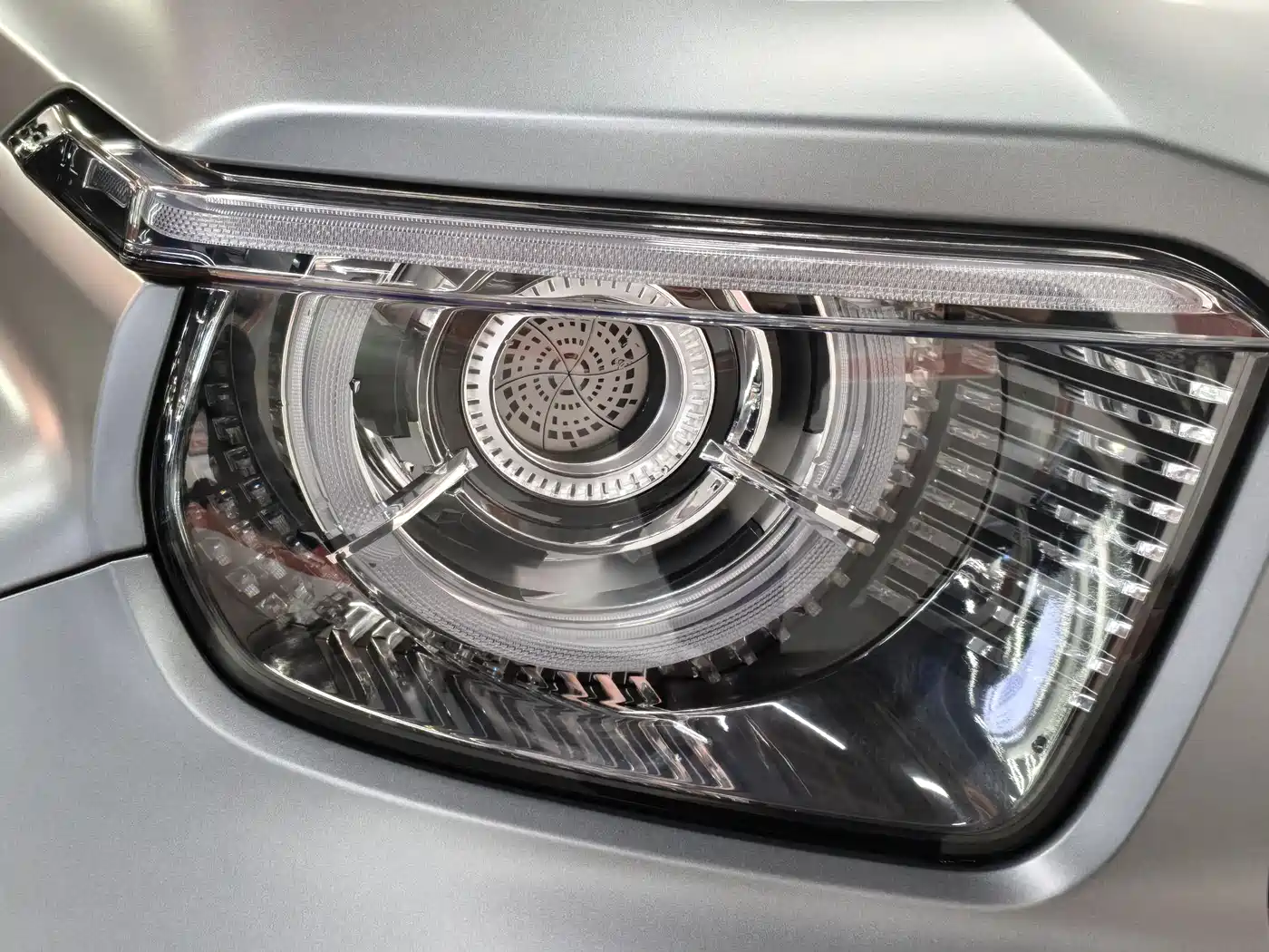 TANK TANK 700 NEW ENERGY