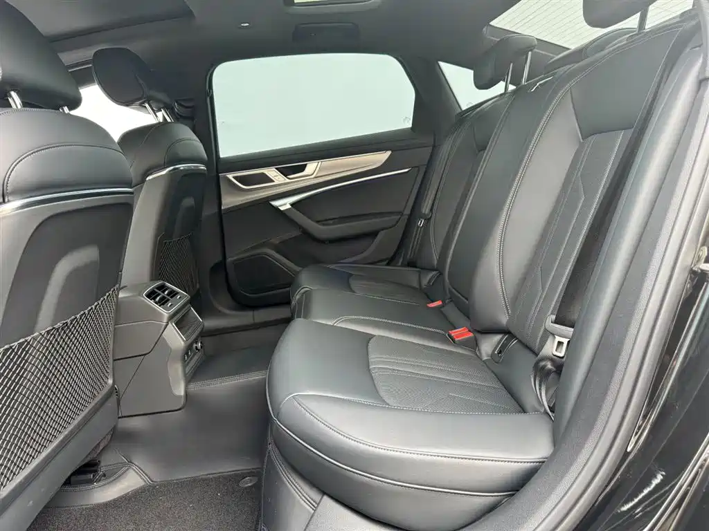 Audi A6L 2025 Model Year Facelift 40 TFSI Luxury Sport фото 18