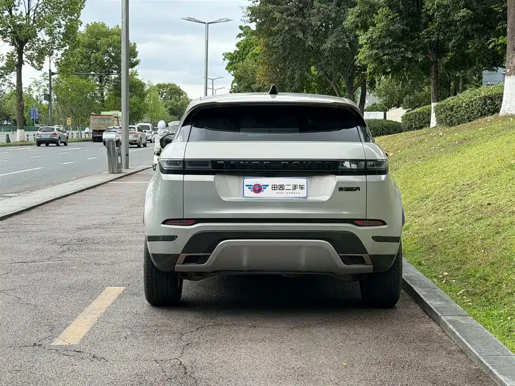 Land Rover Range Rover Evoque 2023 Range Rover Evoque L 249PS Corinthian Bronze Special Edition фото 5