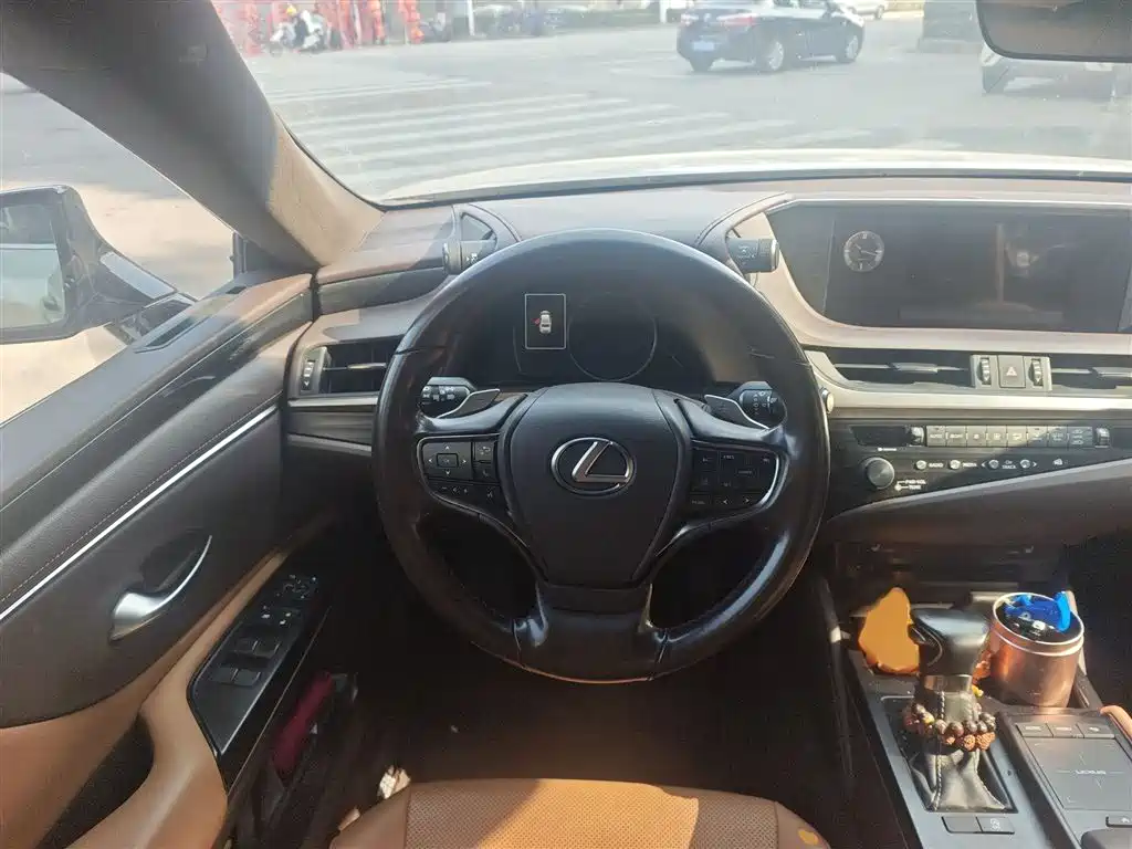 Lexus ES 2020 Model 260 Excellence Edition фото 3