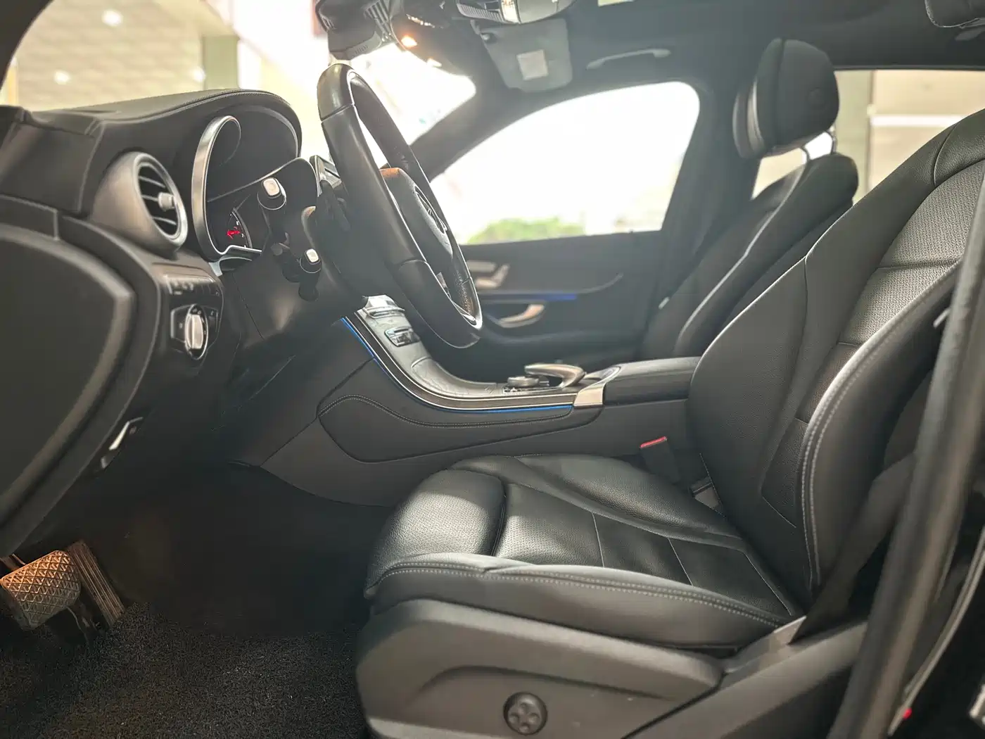 Mercedes-Benz GLC 2017 GLC 300 4MATIC Dynamic фото 7
