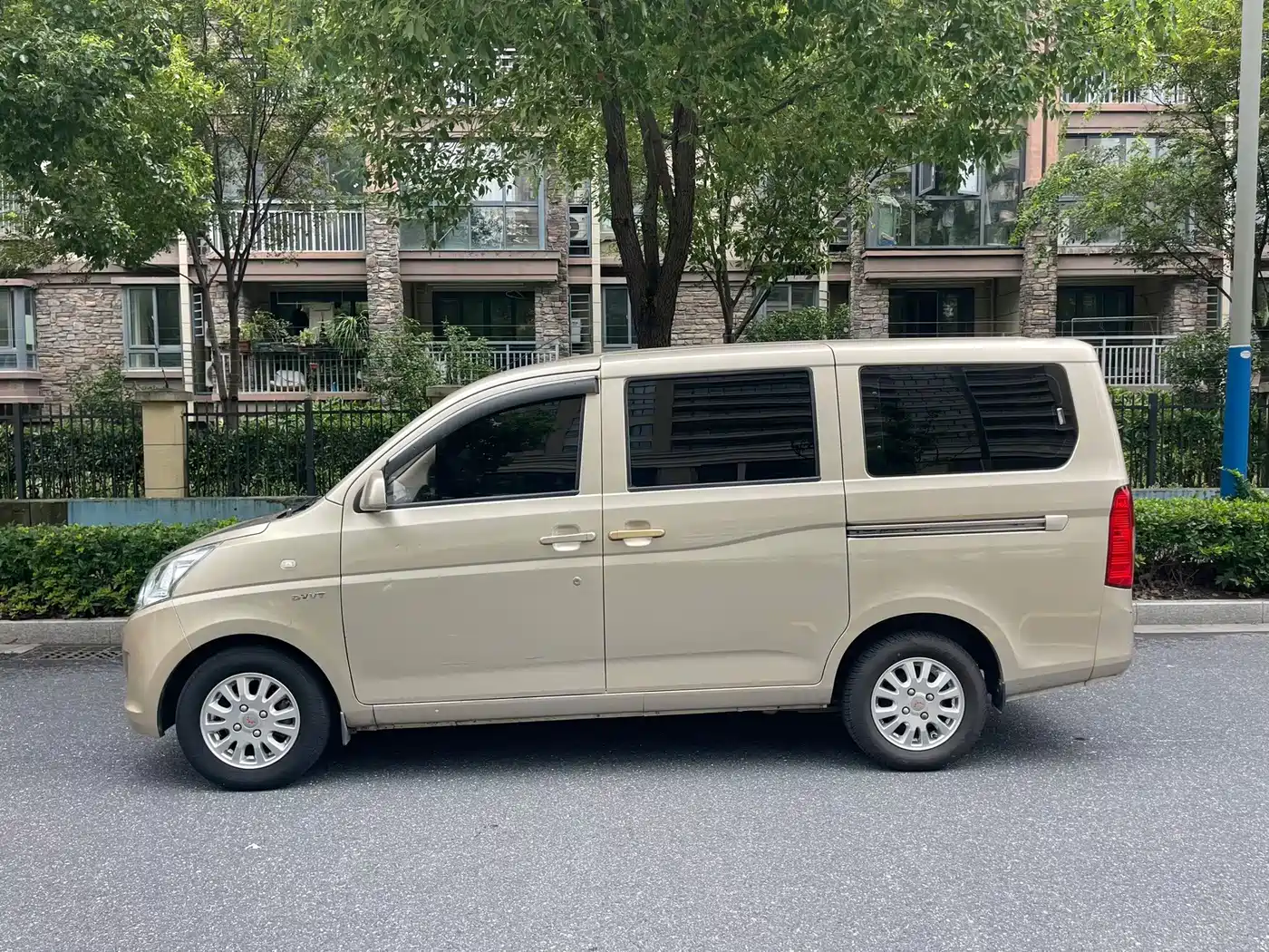 Wuling Motors Wuling Rongguang V 2017 2016 1.5L Standard