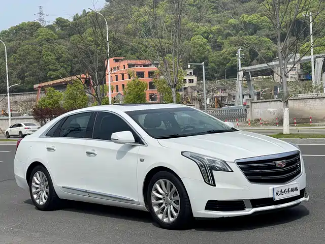 CADILLAC XTS