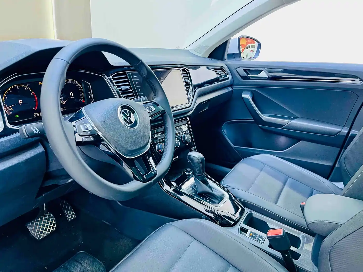 Volkswagen T-ROC 2022 280TSI DSG 2WD Comfort PLUS фото 5