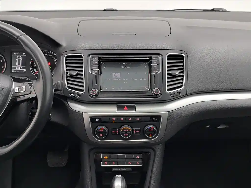 Volkswagen Sharan 2018 380TSI Comfort 7-Seater фото 12