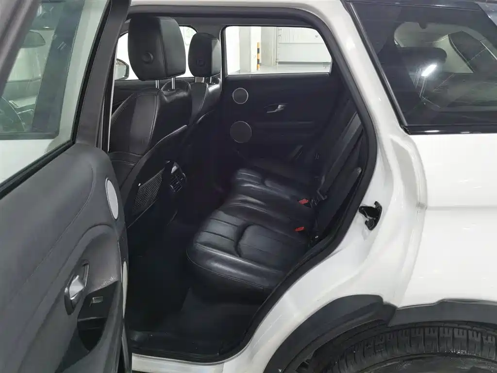 Land Rover Range Rover Evoque 2017 2.0T PURE Style Edition фото 15