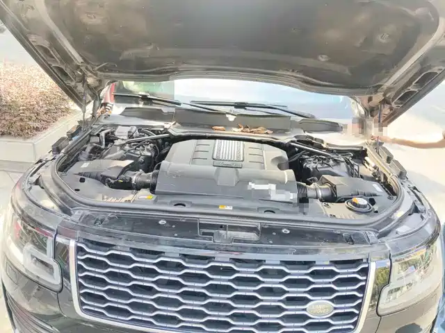 Land Rover Range Rover 2018 3.0 SC V6 Vogue SE Genesis Extended Edition — фото 3