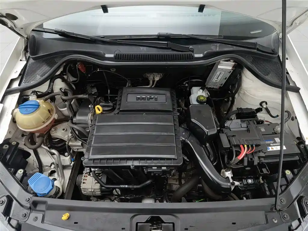 Volkswagen Polo 2016 1.4L Automatic Trend фото 6