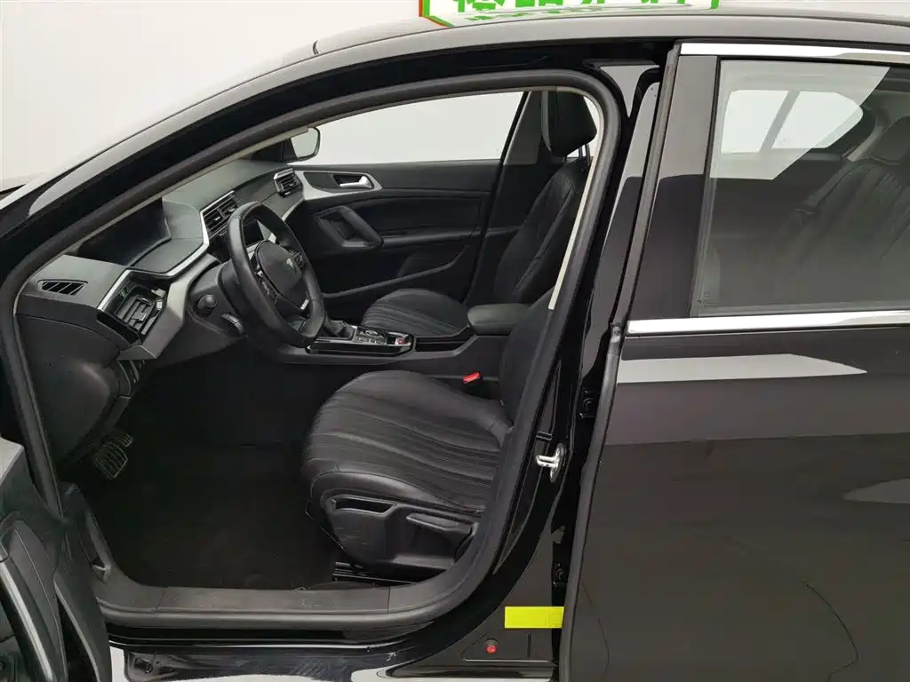 Peugeot 408 2022 1.6T Progressive Edition фото 10
