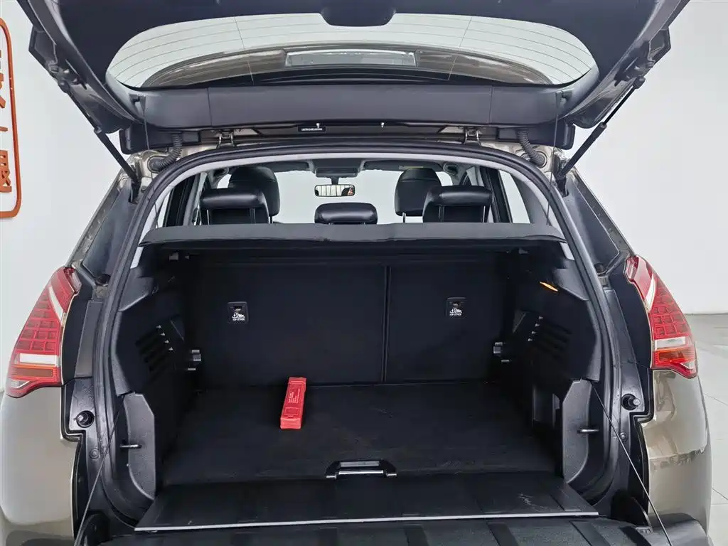 Peugeot 3008 2013 2.0L Automatic Trend Edition фото 16