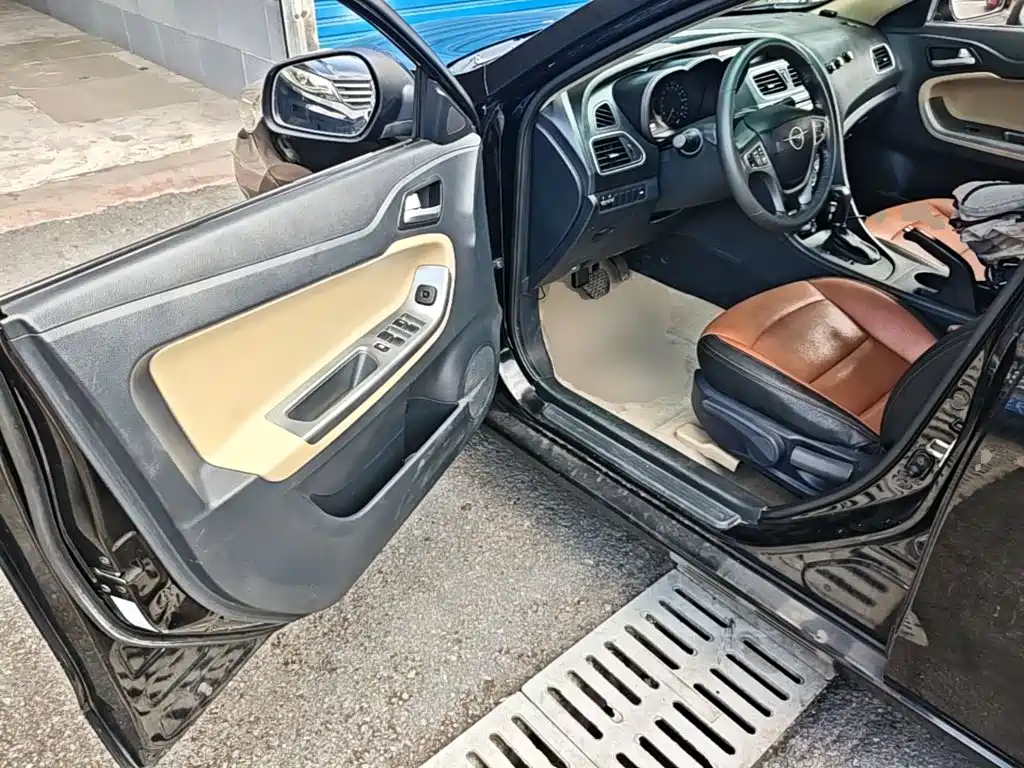 Haima Familia 2015 2014 M5 1.6L Automatic Elite