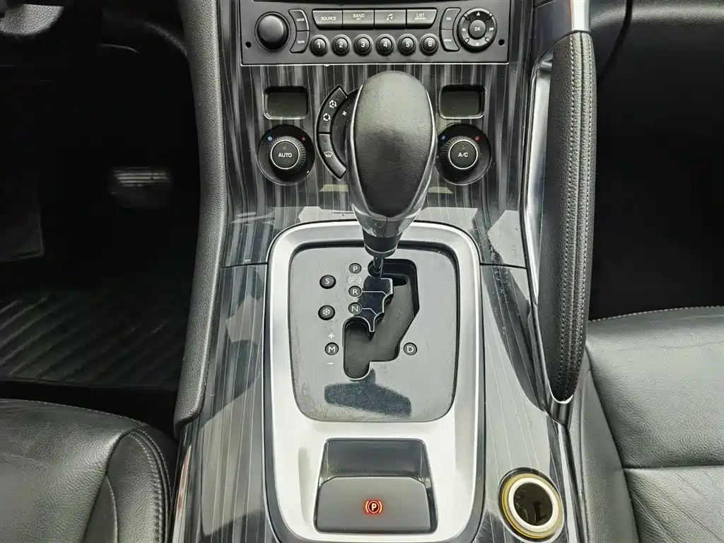 Peugeot 3008 2013 2.0L Automatic Trend Edition фото 13