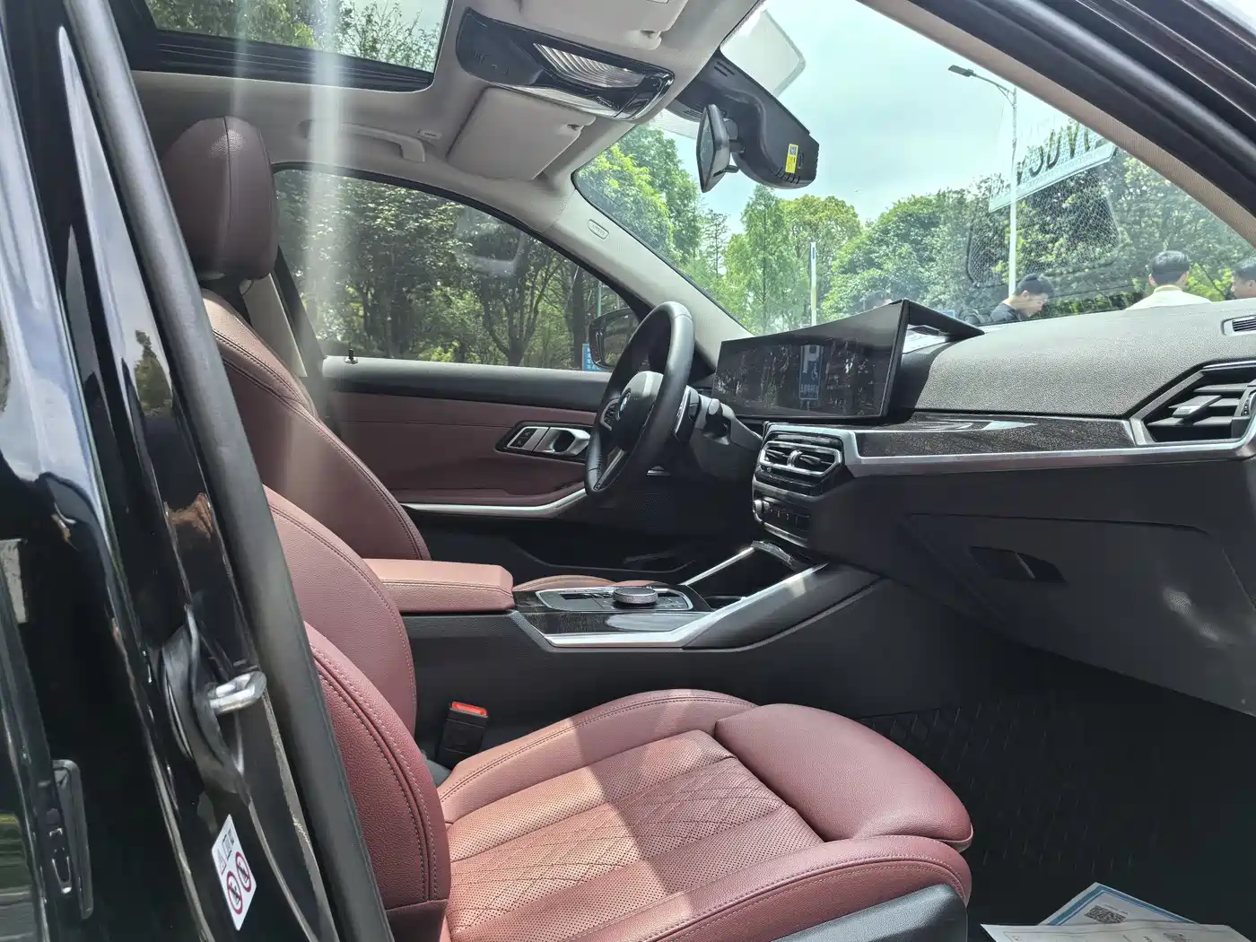 BMW 3 Series 2024 325Li M Sport Package фото 10