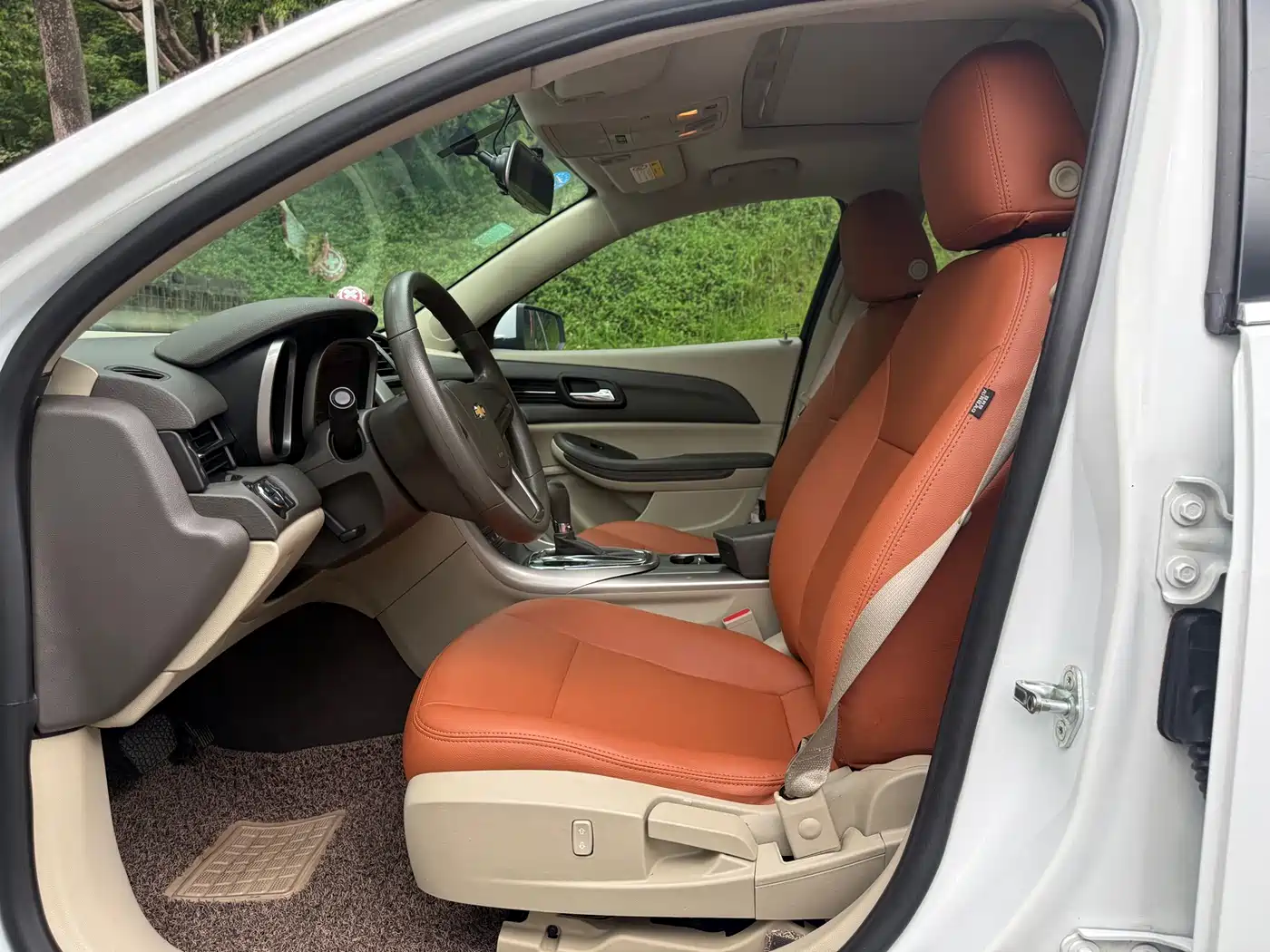 Chevrolet Malibu 2012 2.0L Automatic Comfort Edition фото 6