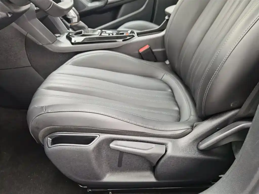 Peugeot 408 2022 1.6T Progressive Edition фото 20