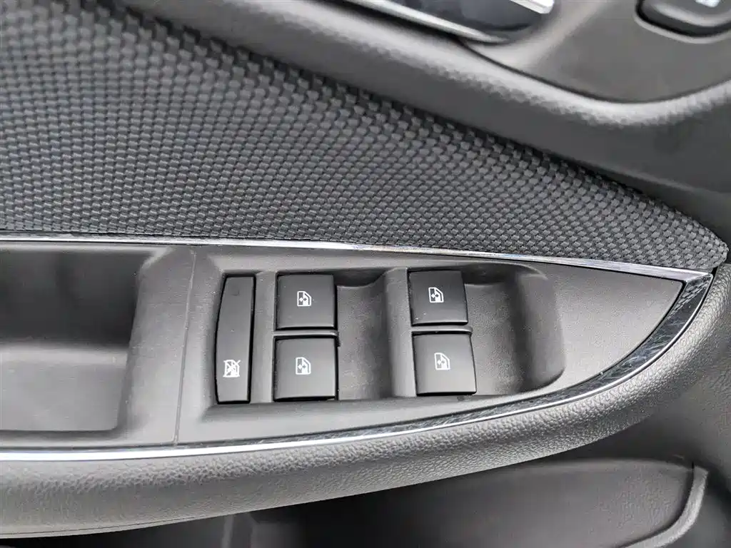 Chevrolet Cruze 2018 Redline 320 Automatic Pioneer Edition фото 9