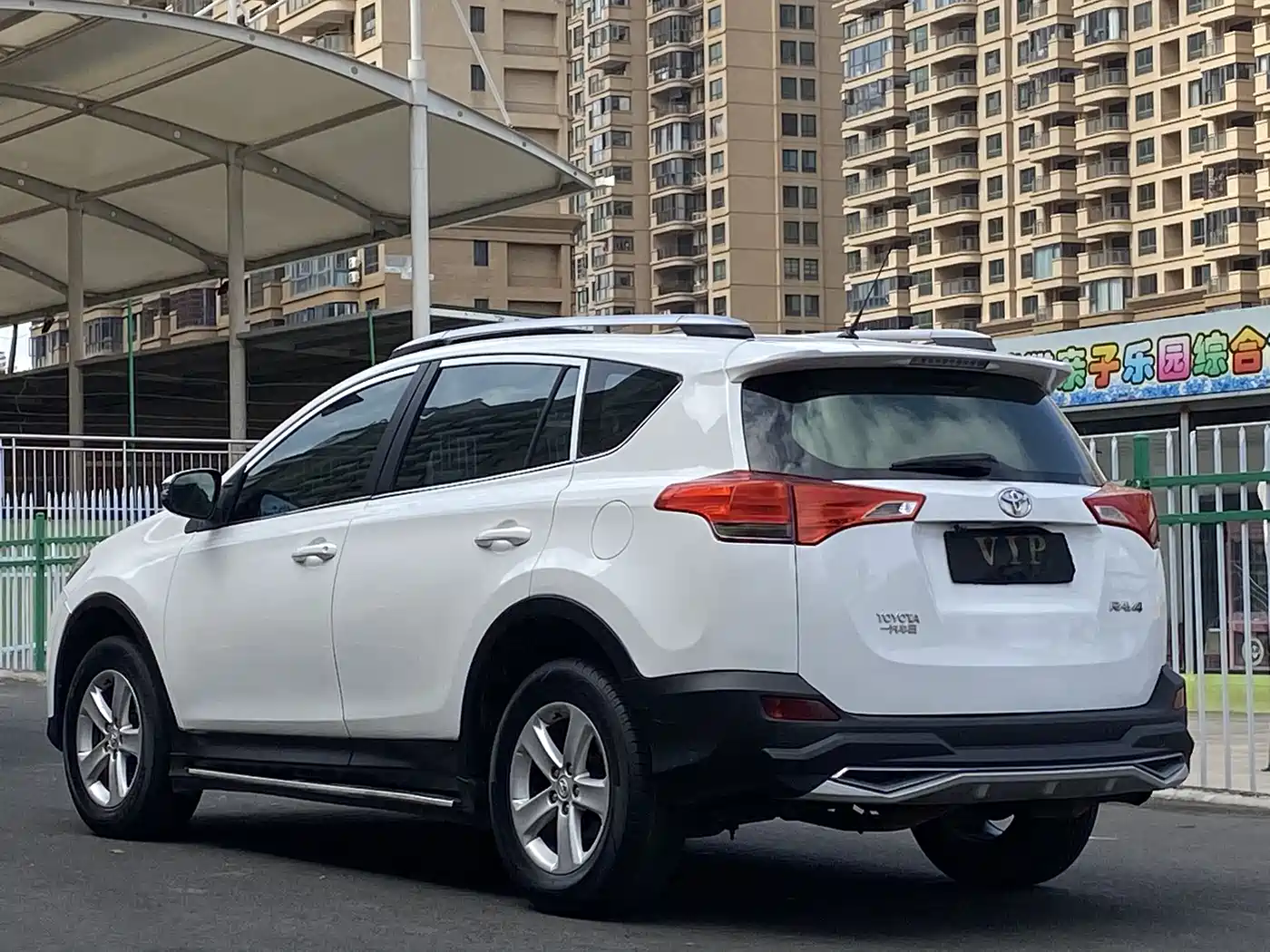Toyota RAV4 Rongfang 2013 2.0L CVT 2WD Urban фото 7