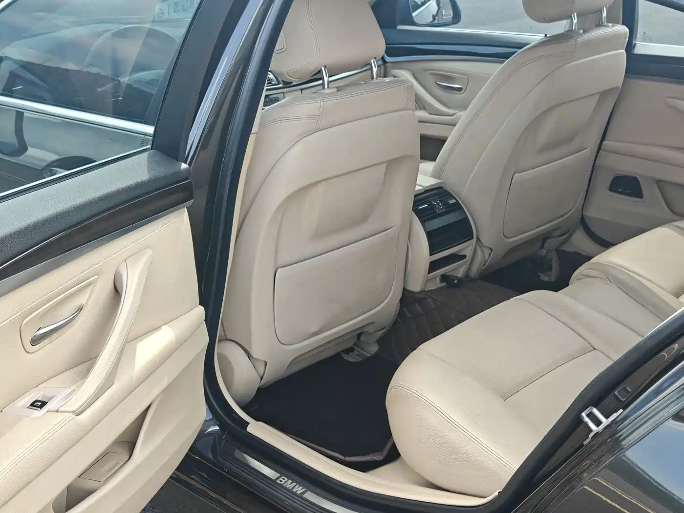 BMW 5 Series 2014 525Li Leading фото 8