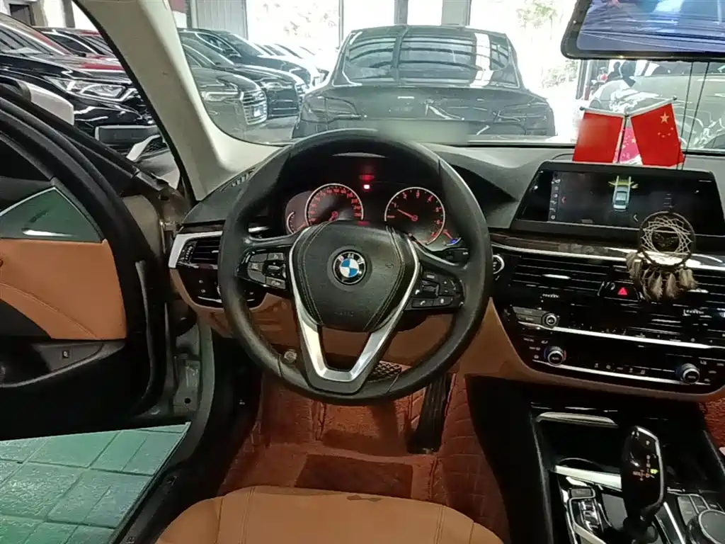 BMW 5 Series 2018 528Li Launch Special Edition фото 11