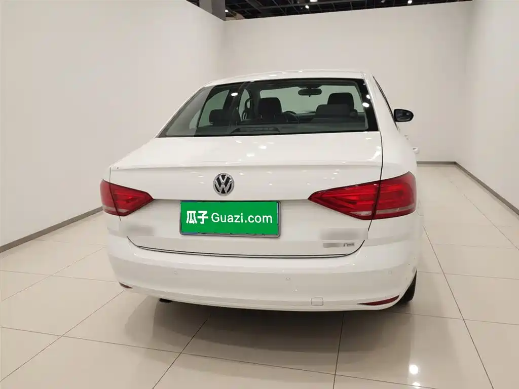 Volkswagen Lavida 2017 1.6L Automatic Comfort Edition фото 6