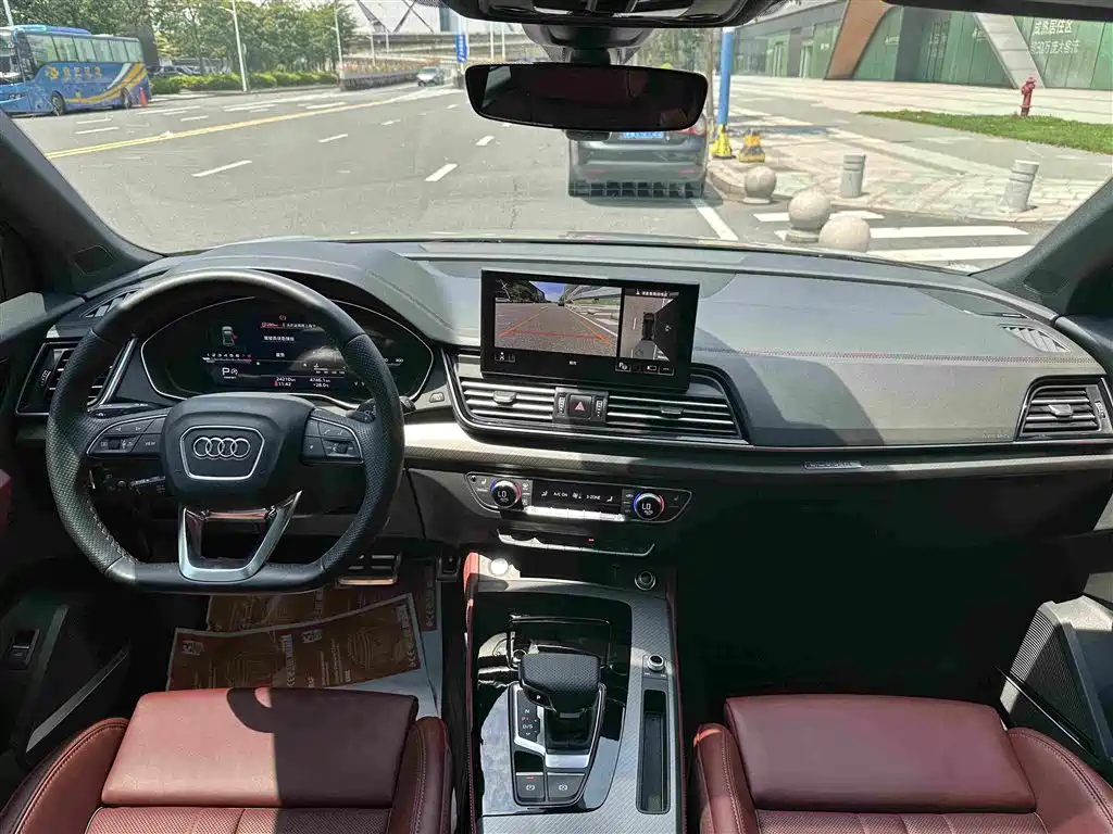 Фото 5 - Audi Q5L